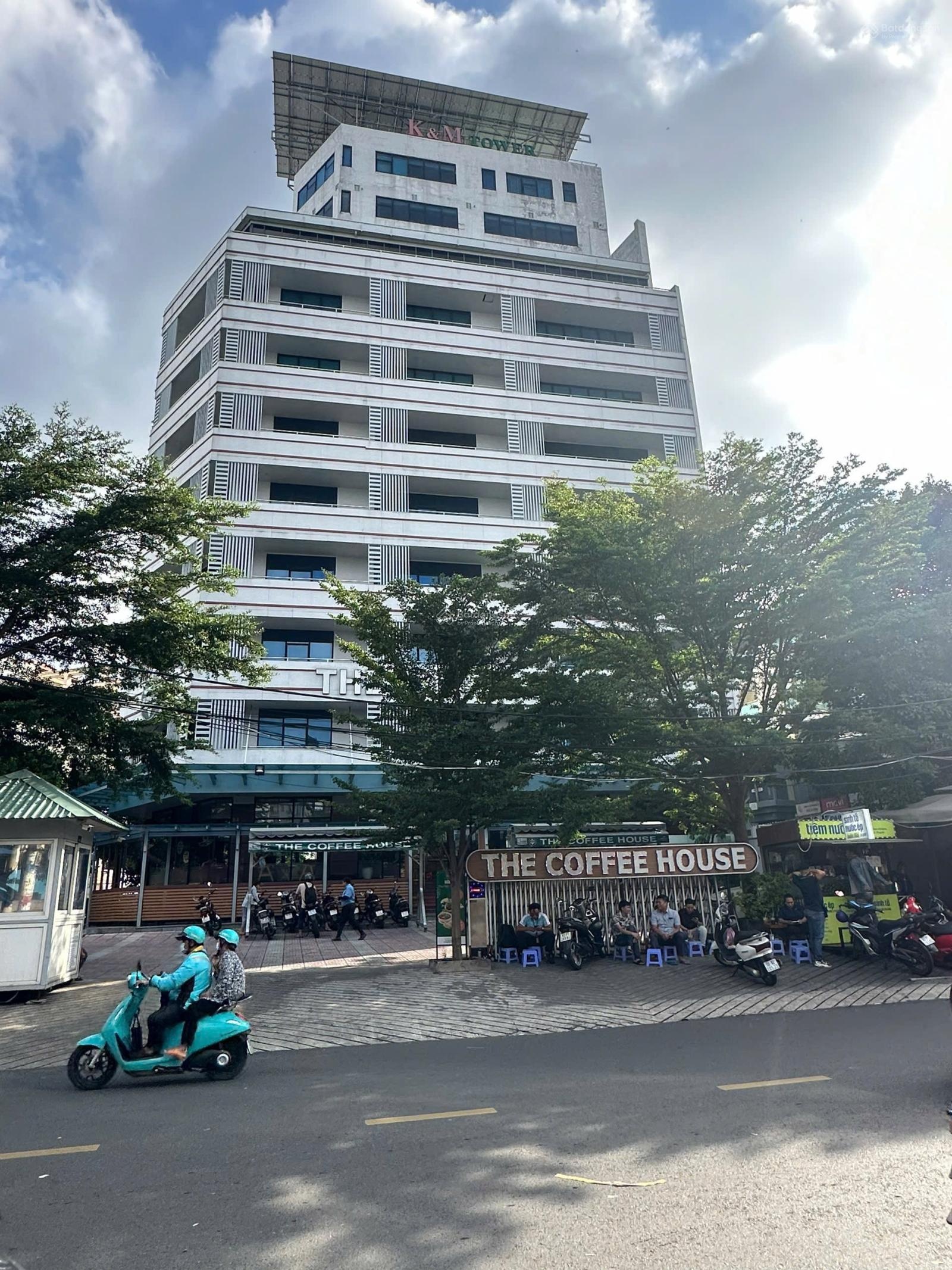 Ngộp bank,chủ cần bán building tại mặt tiền đường ung văn khiêm p25 bình thạnh.dt:40x46m2 giá 330ty