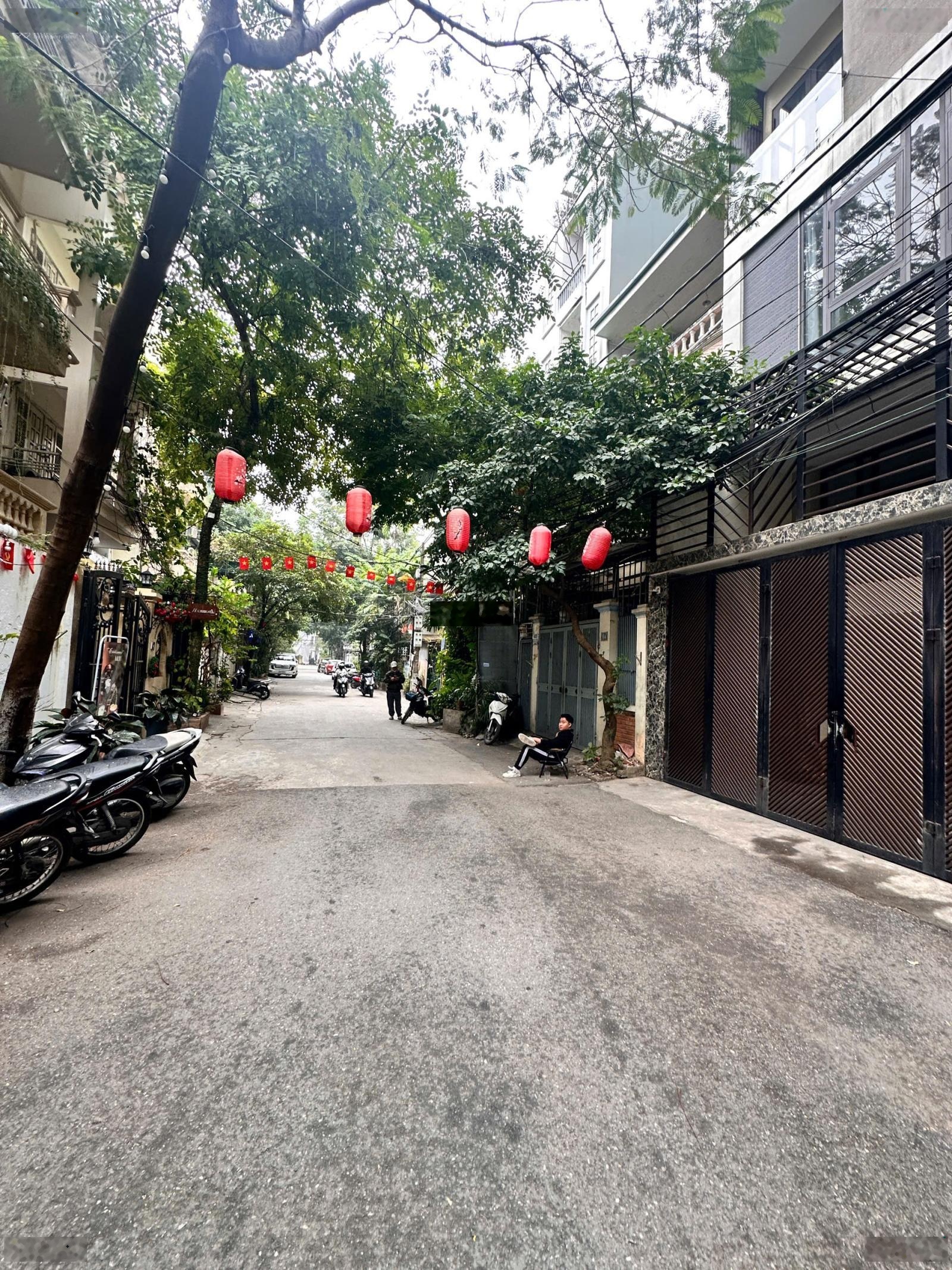 Bán biệt thự Ngọc Khánh - Nhà phân lô 83m2, 3PN, liền kề hồ Ngọc Khánh, Ba Đình, Hà Nội giá 32,9tỷ