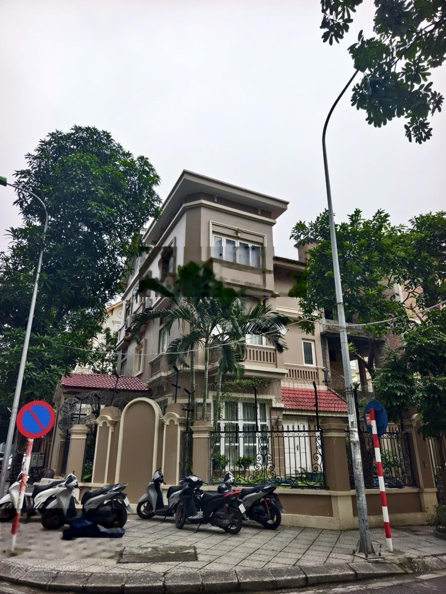 Bán Gấp Biệt Thự Dương Đình Nghệ - Yên Hoà, VIP Cầu Giấy, Lô Góc View công viên, cạnh đại sứ quán.