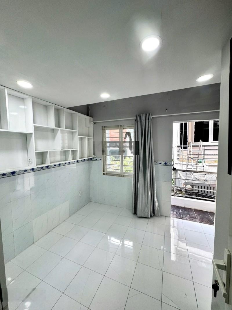 2.x tỷ nhà 3 tầng ở ngay sát quận 1, sổ hồng riêng - gần mặt tiền đinh tiên hoàng