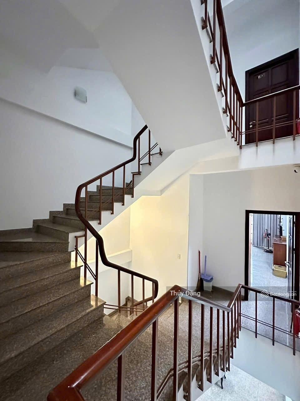 Bán nhà mặt phố đường Tản Đà - View hồ Hàm Nghi - Trung tâm Thanh Khê