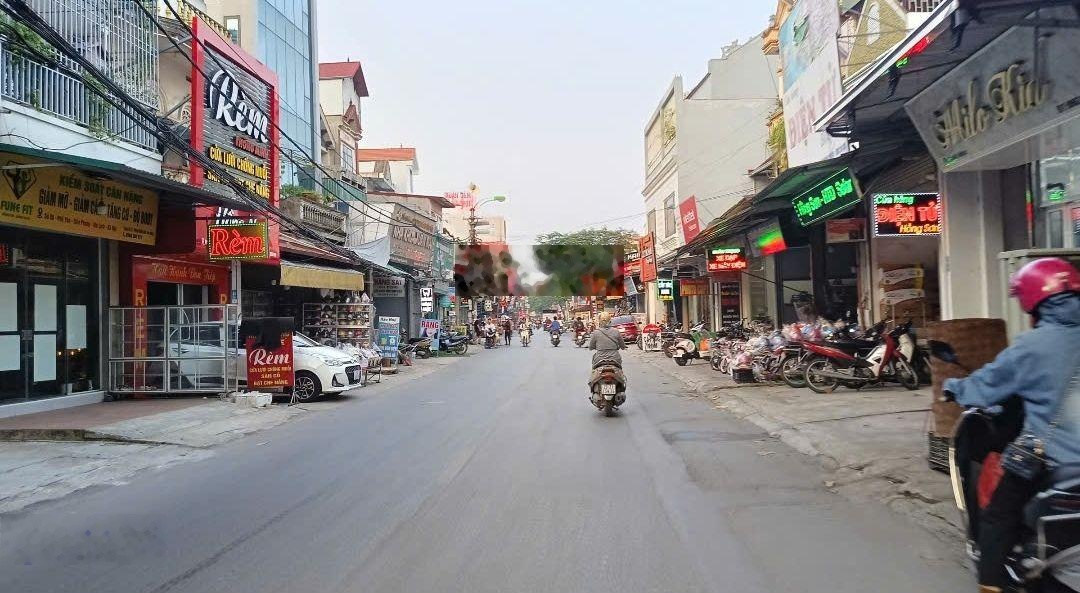 Phố Yên - Mê Linh ngõ ô tô đỗ cửa. 3 bước ra phố mặt tiền rộng. Khổ đất đẹp, dễ thiết kế nhà