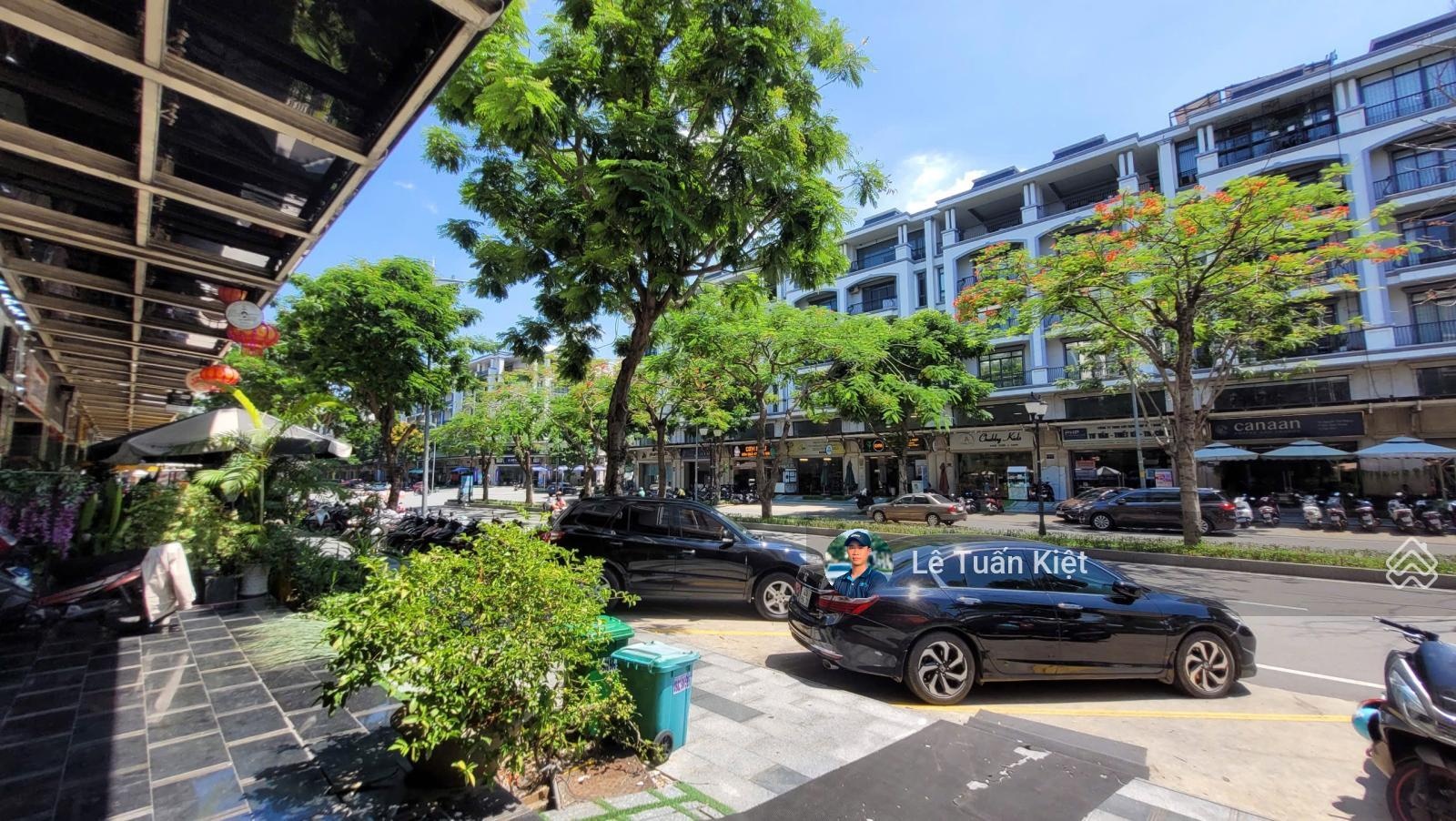 Cho thuê sàn văn phòng 160m2 giá thuê 25tr/ tháng ( bao thuế). vị trí đẹp đắc địa tại kdt van phúc.