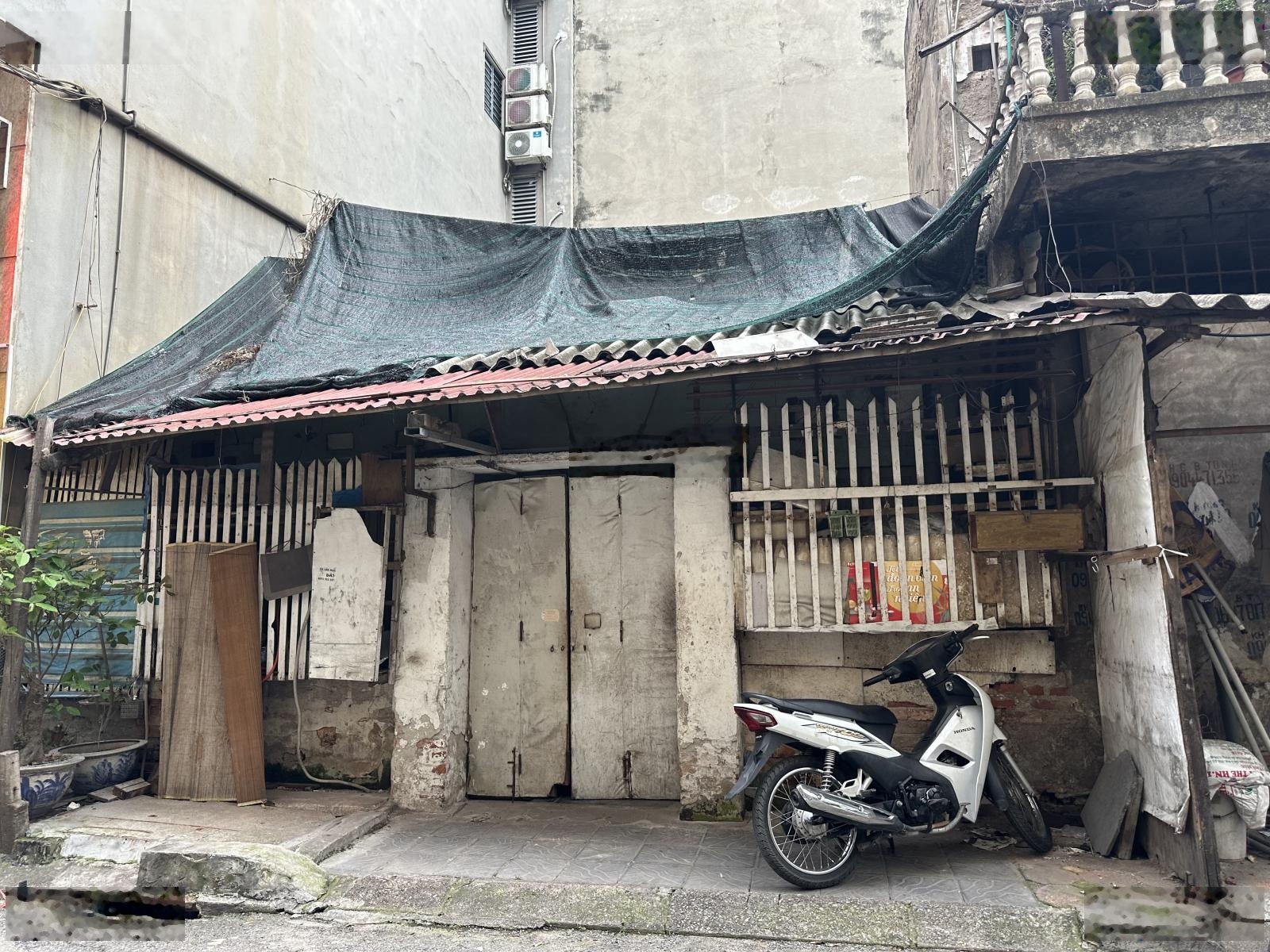 Bán 205m2 đất Cổ Nhuế, MT 8.6m, sát phố, gần BV Phương Đông phù hợp xây tòa căn hộ, 22 tỷ TL