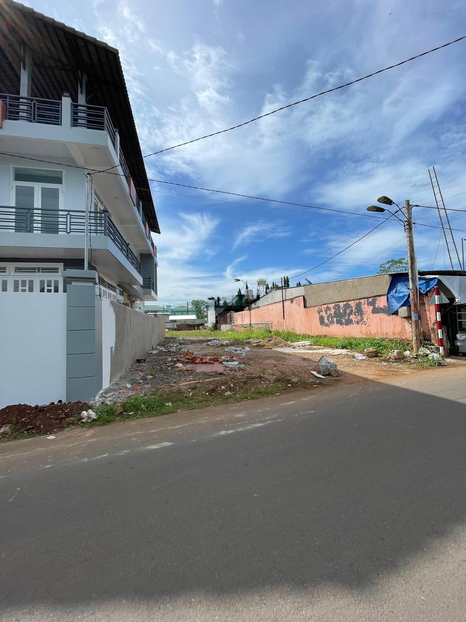 Đất thổ cư mặt tiền nhựa Kim Đình xã gia kiệm. Dt: 116m2 thổ cư sổ riêng. Cách QL20 vỏn vẹn 500m.