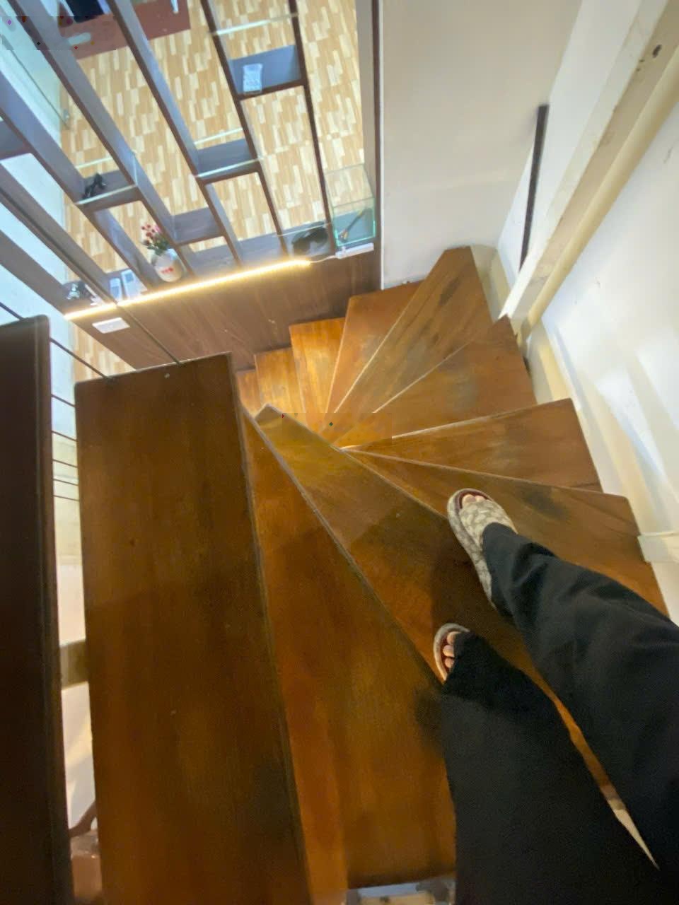 Cho thuê nhà riêng,chính chủ chuyển công tác xa không ở nên cho thuê lâu dài,DT 50M2,full nội thất