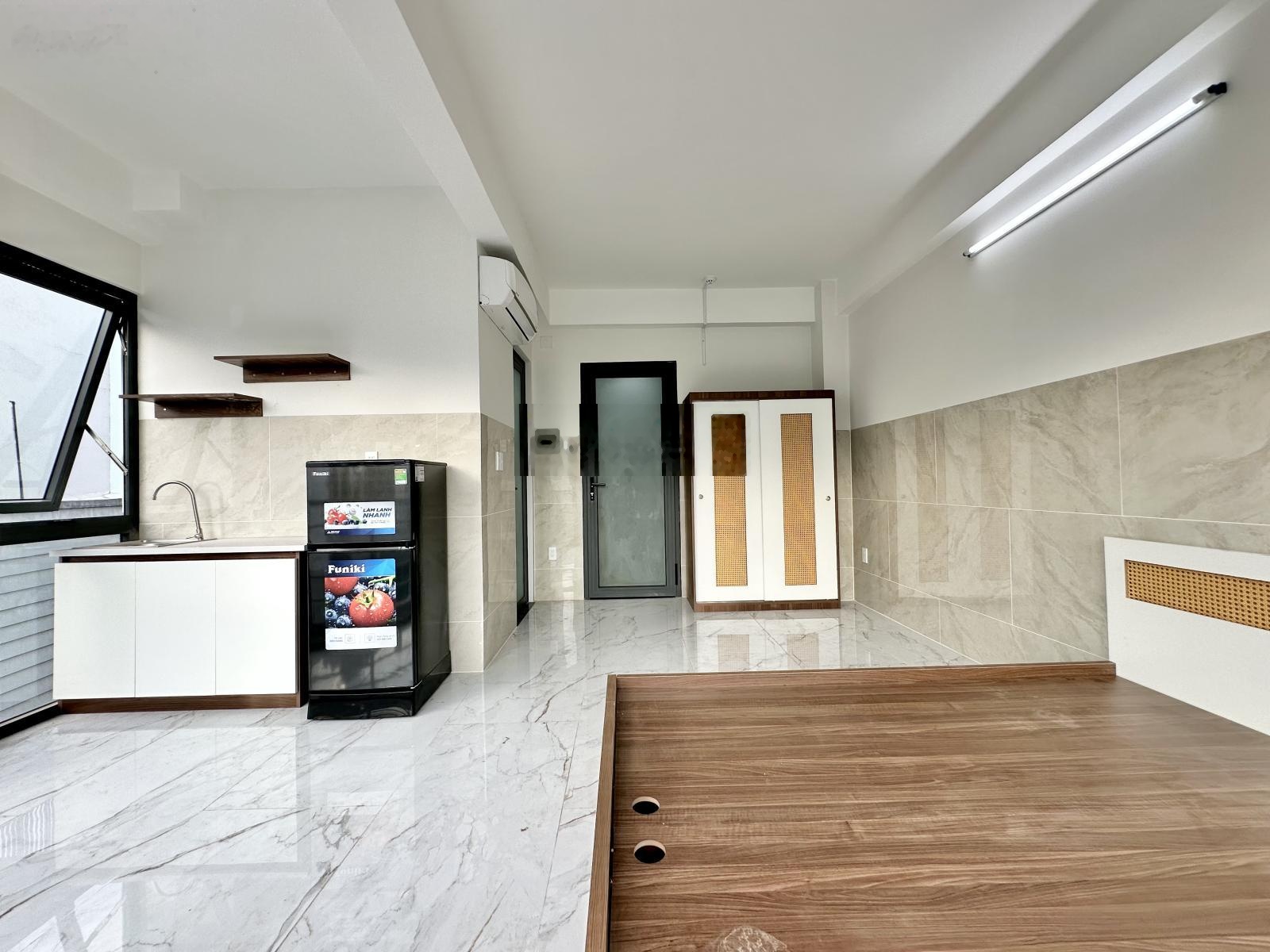 Khai trương căn hộ ban công thoáng Full nội thất