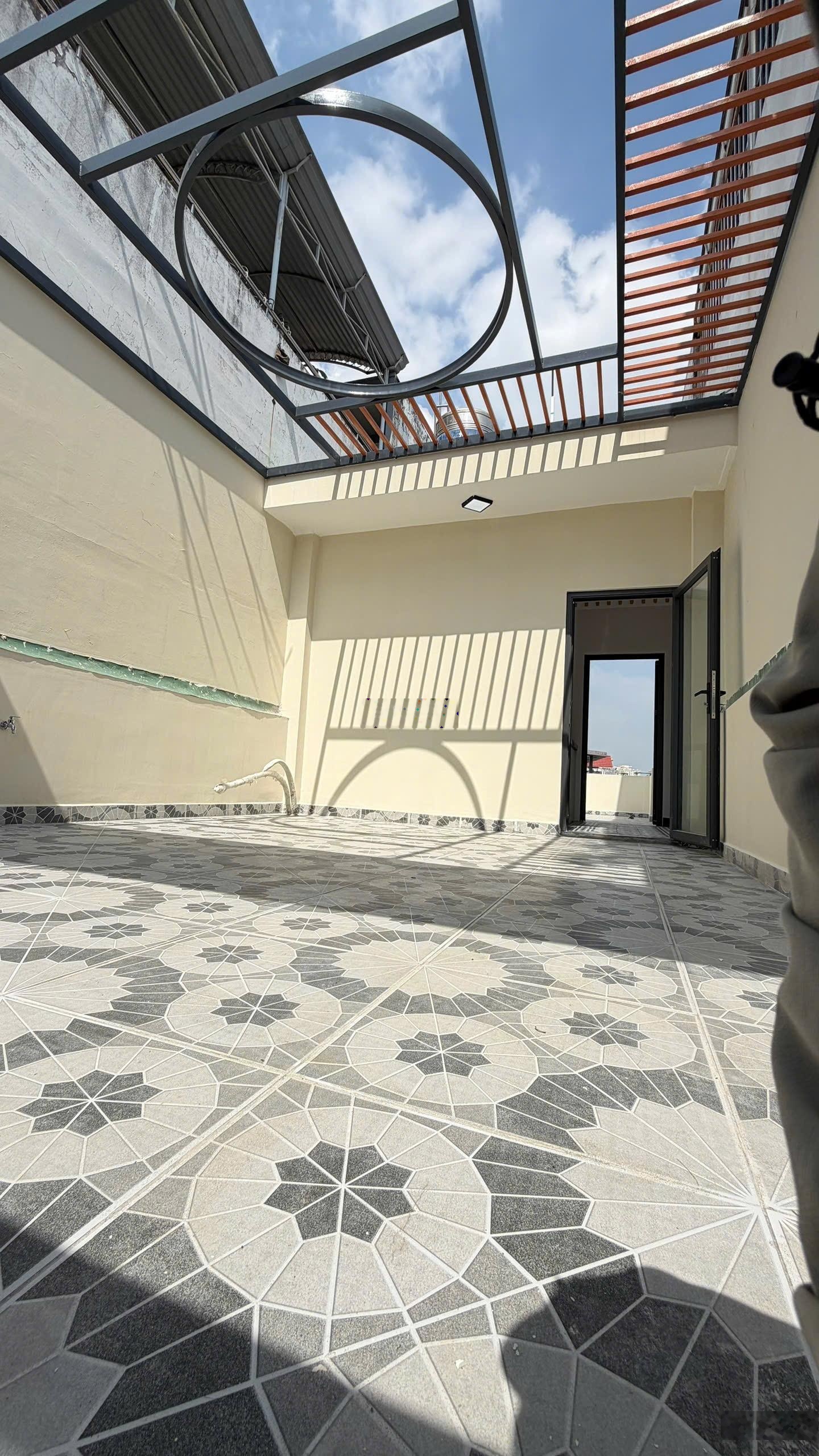 Bán nhà mặt tiền mới 100% đường số 44 khu Bình Phú p10 Q6