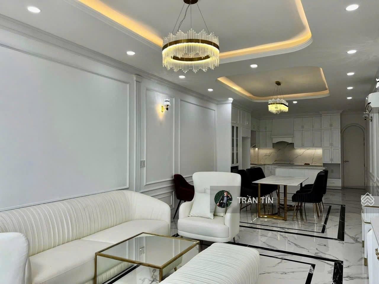 Nhà 4,5 tầng mặt tiền đường Nguyễn Văn Linh, giá bán: 28 tỷ 500