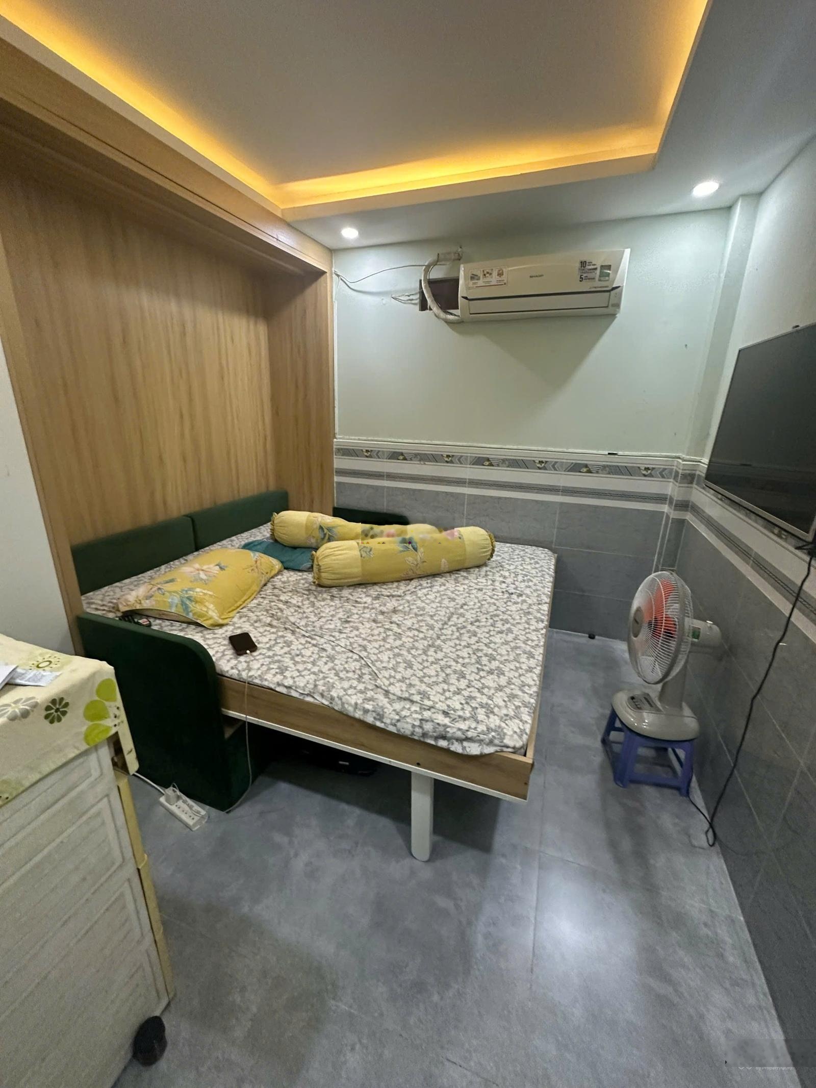 7.75 tỷ - nhà 4 tầng, 40m2 cn - hđt 25tr/ tháng - khu compound, xe hơi đậu đỗ ngay phan xích long