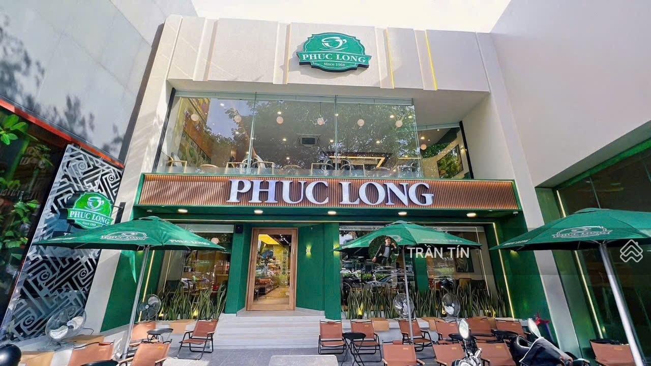 Mặt tiền Nguyễn Văn Linh. Đang cho thuê 150triệu/ tháng.