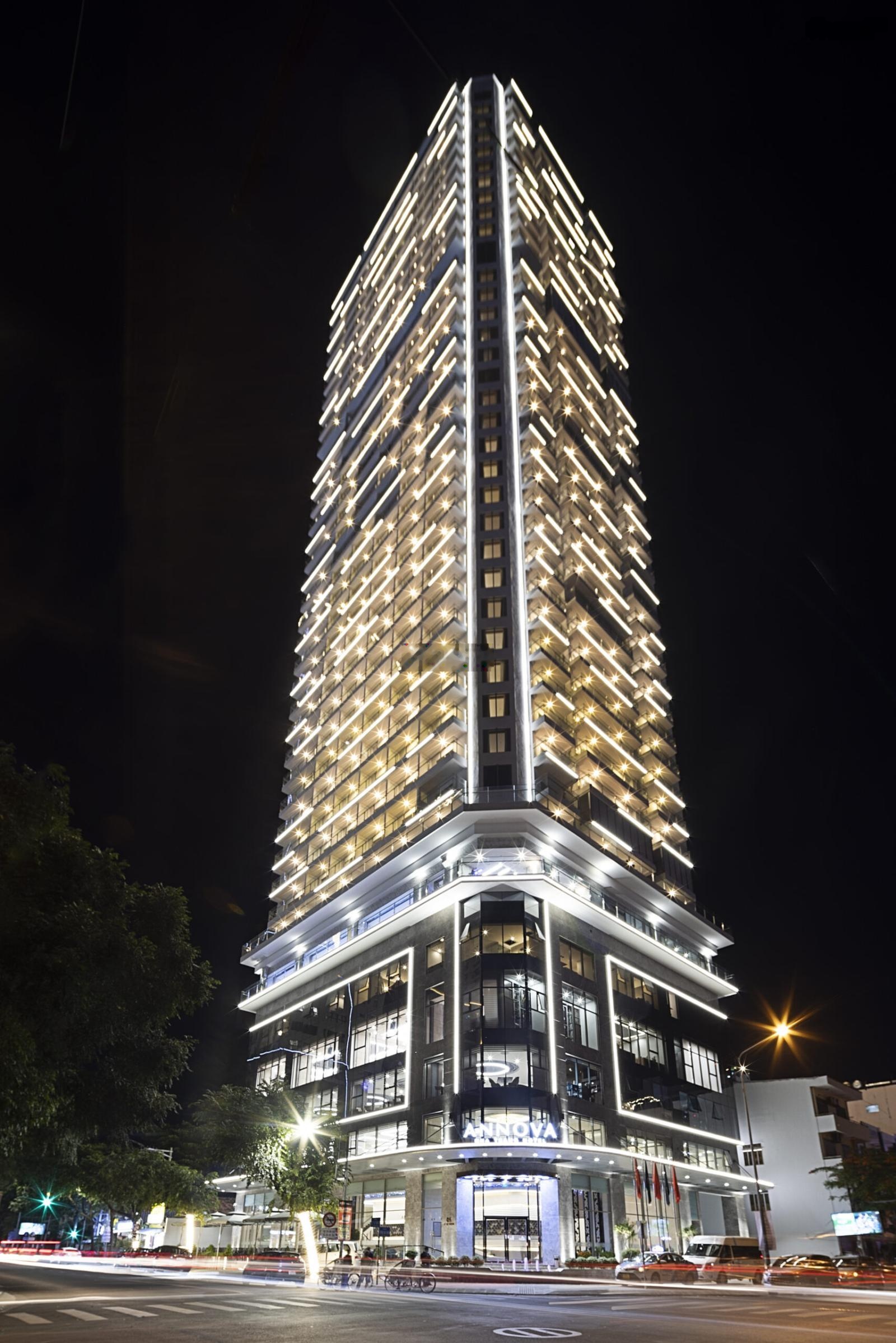 Bán toà khách sạn 4 sao 17 tầng mặt tiền biển Võ Nguyên Giáp