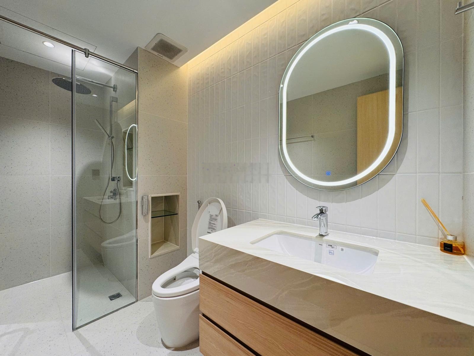 Penhouse Crest 190m2 nội thất đẹp. View vĩnh viễn. Giá bán 66tỷ bao thuế phí. Nhà trống dễ xem nhà