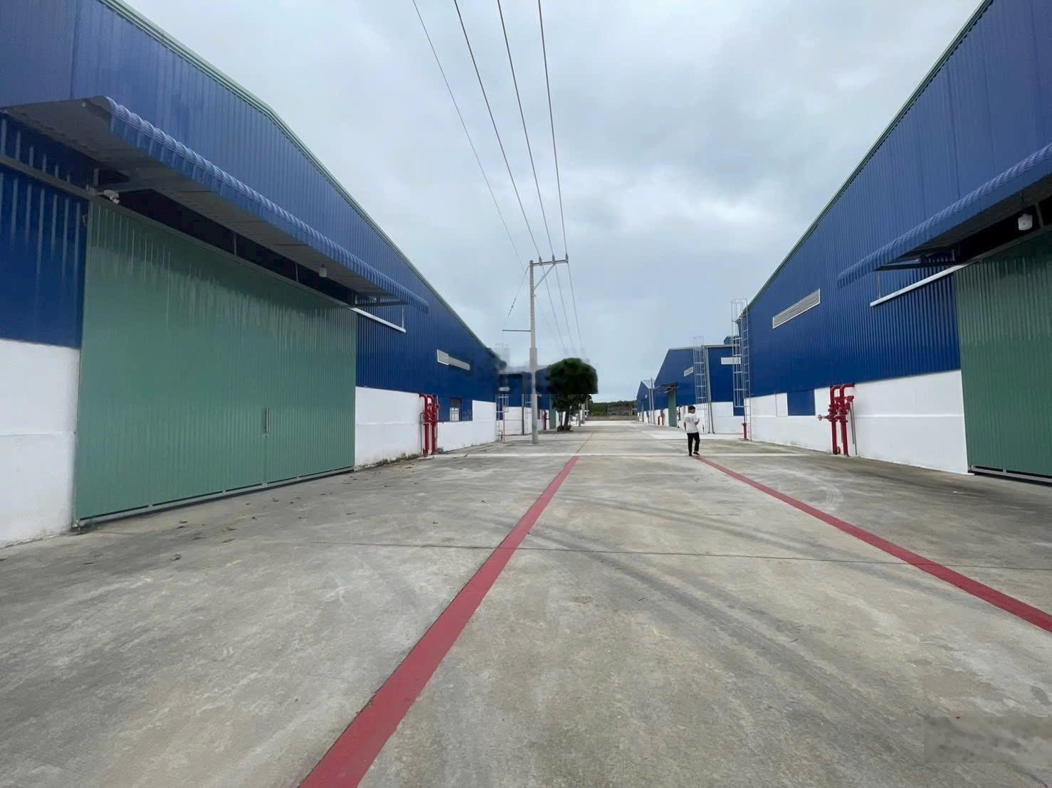 Xưởng Phú Giáo ,Bình Dương 28.000m2 , nhà xưởng 14.400 ,5 Phân Xưởng lh Việt