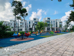 Chính chủ bán gấp căn biệt thự đơn lập sân Golf 4 tầng 300m2 view kênh hồ 12 tỷ.Sổ đỏ lâu dài