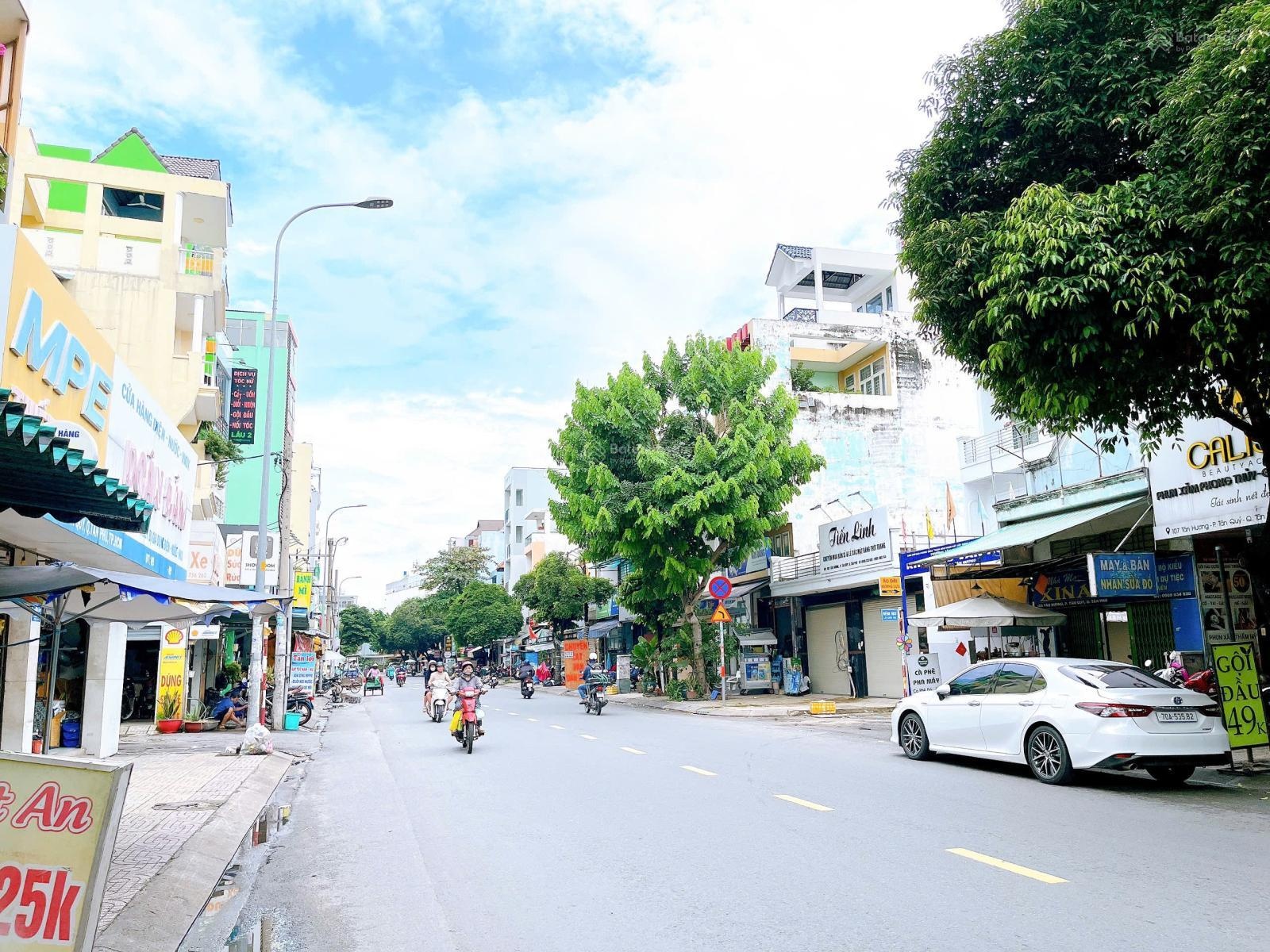 Bán Nhà Mặt Tiền Đường Tân Hương, Đoạn Gần Chợ, Đẹp, Sung. Giá chỉ 13,5 tỷ (DT: 4x19met)