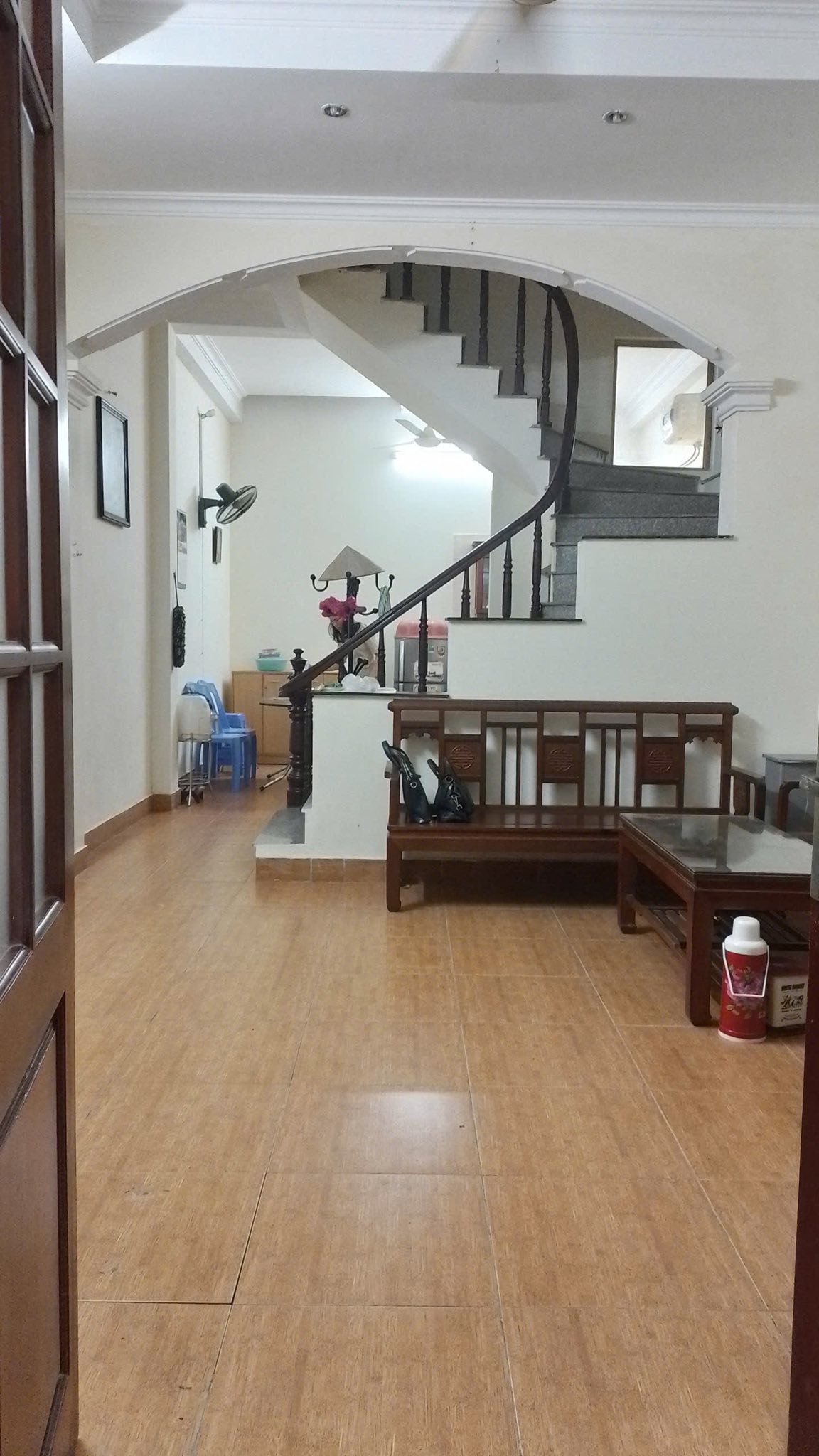 Nhà 3 tầng mặt ngõ Hoàng Quốc Việt, 50m2, cho thuê ở và kinh doanh online