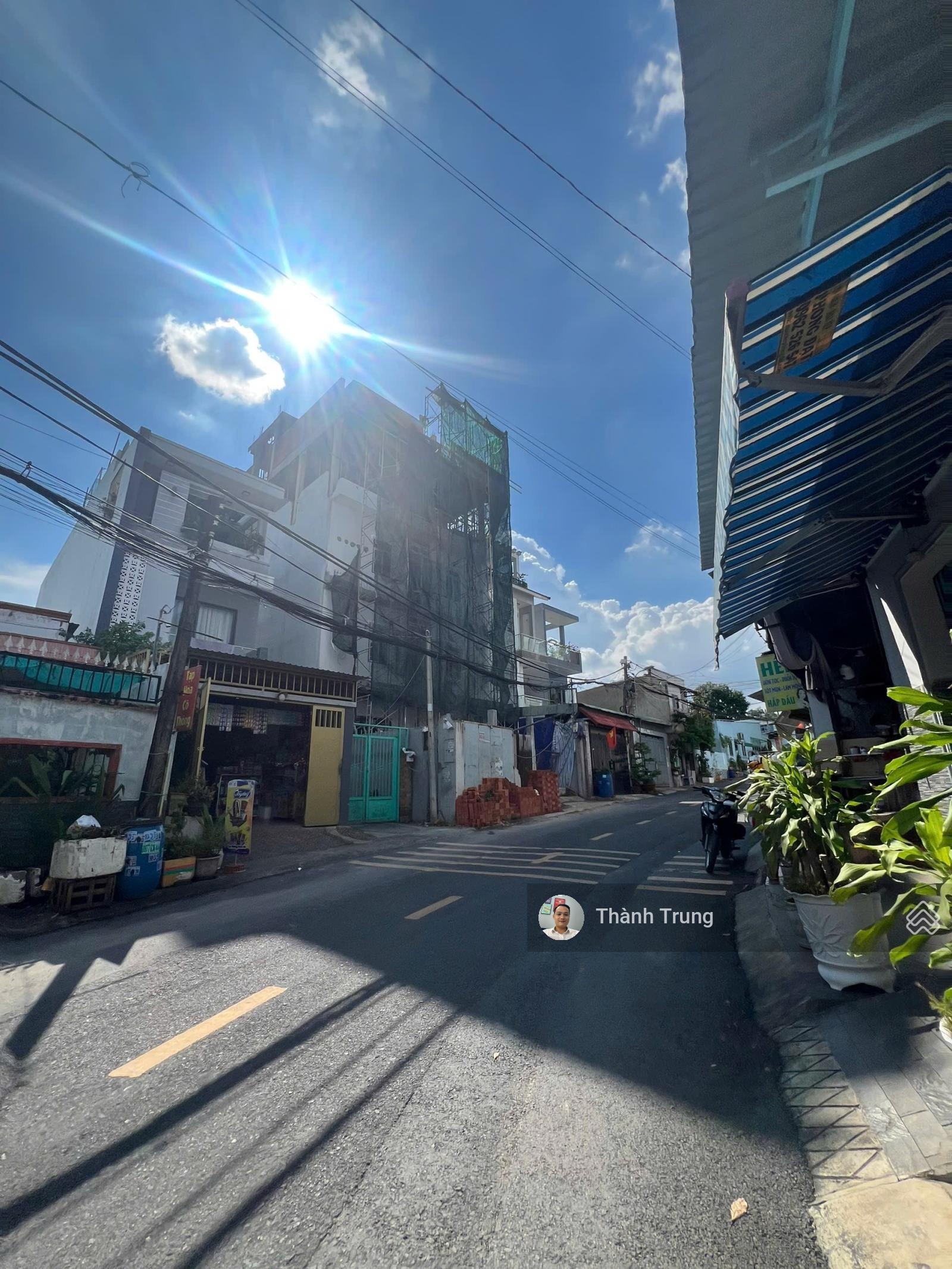 Bán đất 2 mặt tiền đường ô tô rộng 10m trước & sau. 72m2 giá chỉ 5,25 tỷ. Gần Lê Văn Việt, Khu CNC