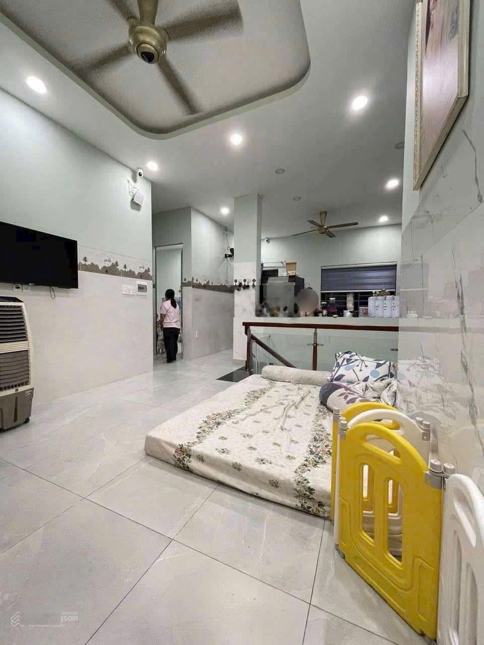 Bán nhà đường 702 Hồng Bàng P1 Q11 - 6,2x13,5m - 4 tầng - 9,5 tỷ