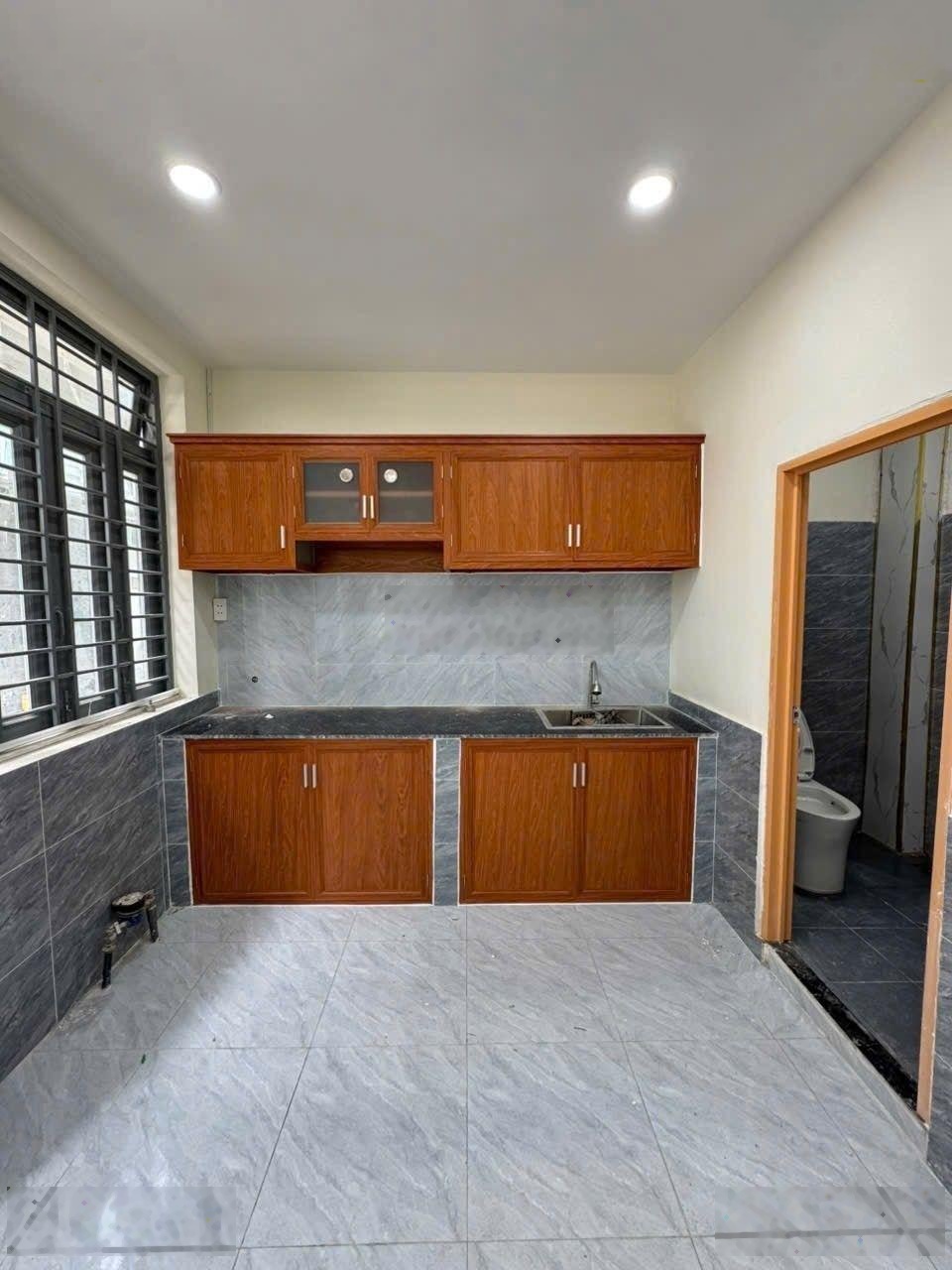 Bán nhà 22m2 (5x4.2m) -2 tầng-2pn- shr-hxh gần emart 2 - bùi quang là, p.12, gò vấp- giáp tân bình