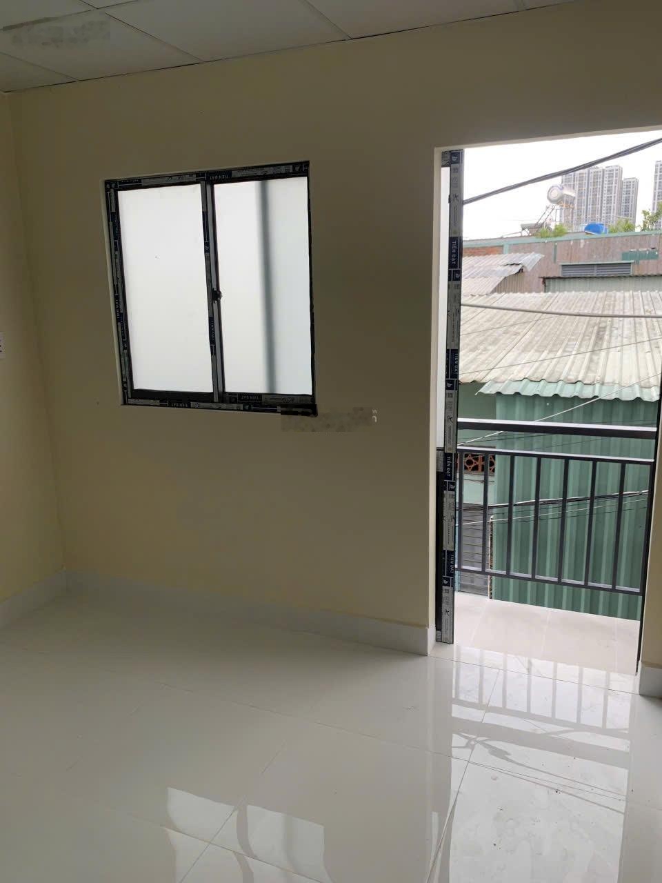 Nhà mới xây gần chợ trường học đương Đào Trí Quận 7