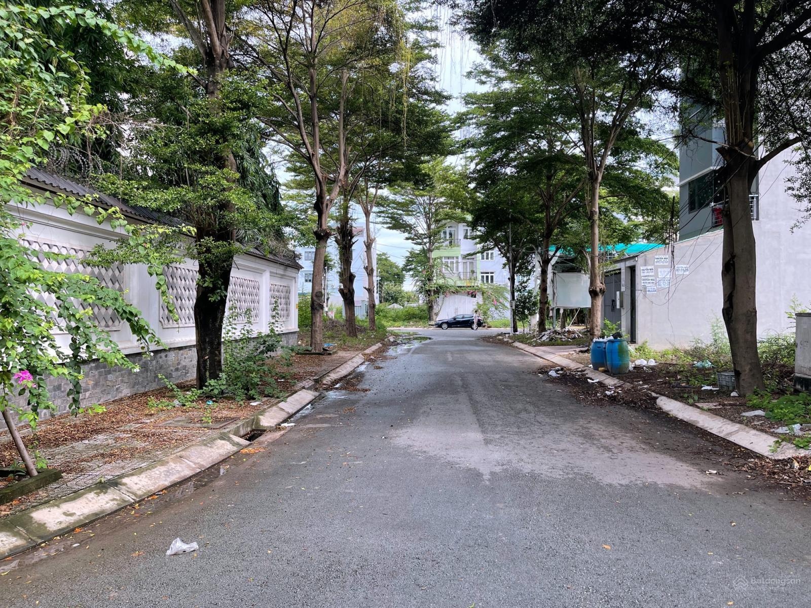 Đất ngay KĐT Vinhome Granpark. DT 69m2 - GIÁ 2.5 TỶ . SHR . LH 0903632392