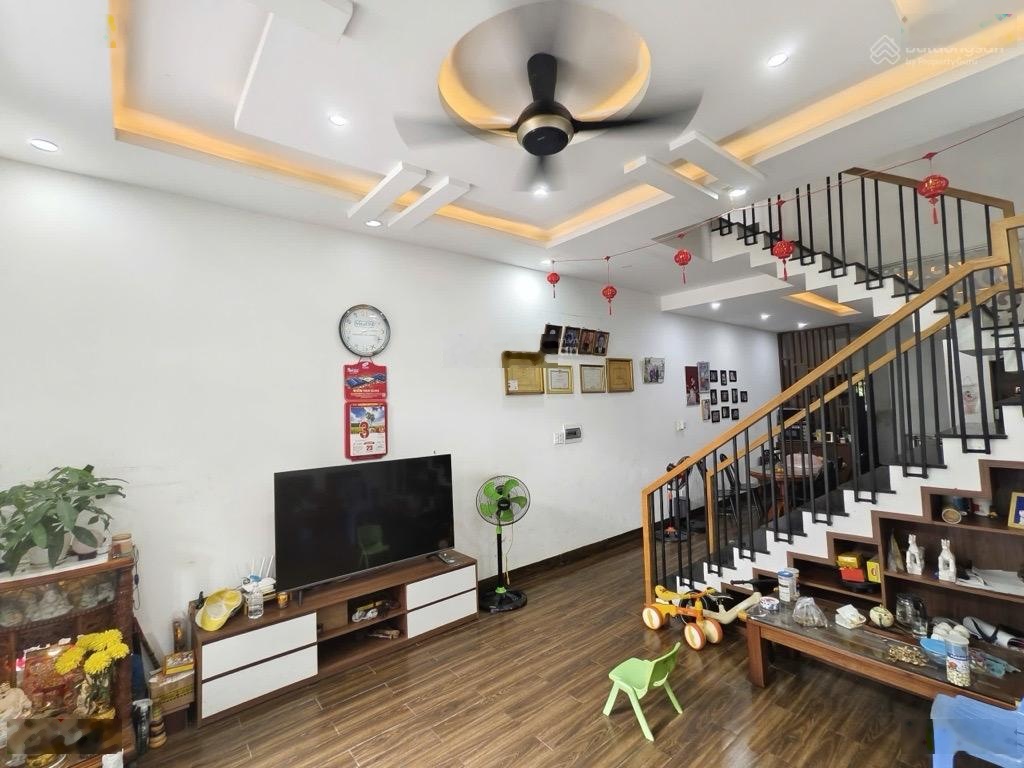 Siêu phẩm nhà 3 tầng mặt tiền phong bắc thiết kế hiện đại