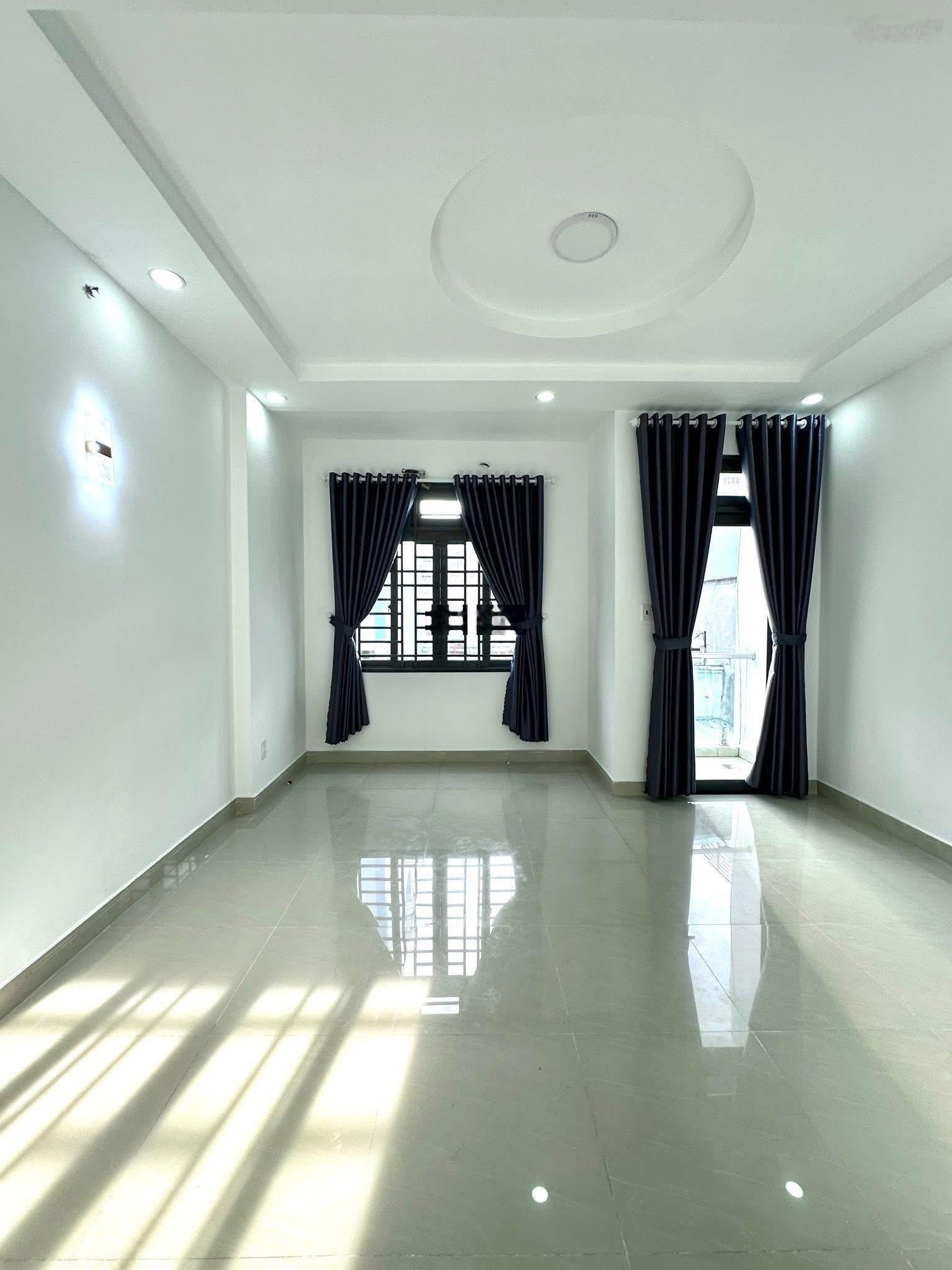 Đi định cư Ý bán nhà Hồng Hà P2 Tân Bình. 3tỷ650/78,6m2 gần CV Hoàng Văn Thụ. Đang cho thuê 22tr/th