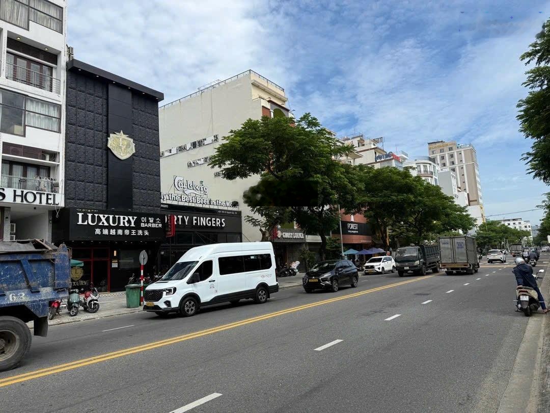 Bán Gấp 1 lô đất VIP Duy nhất 140m2 MT7m mặt biển Mỹ Khê ngay phố Tây An Thượng dòng tiền 30tr/T LH