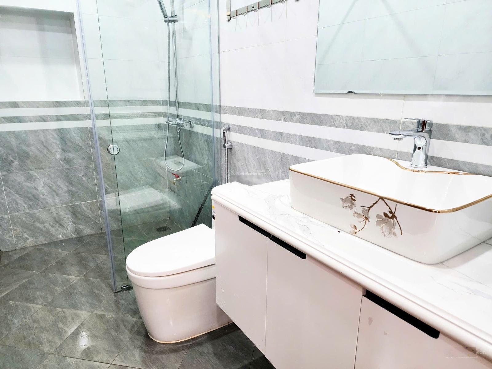 08 Pháo Đài Láng, Đống Đa, Hà Nội, nhà mới xây, sát phố, ô tô vào nhà