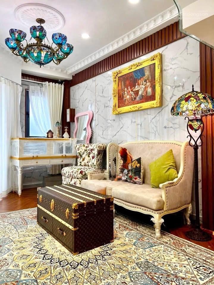 Nhà 5 tầng, căn góc 4x11m, vuông A4, nhà mới cứng chủ tặng nguyên nội thất tiền tỷ