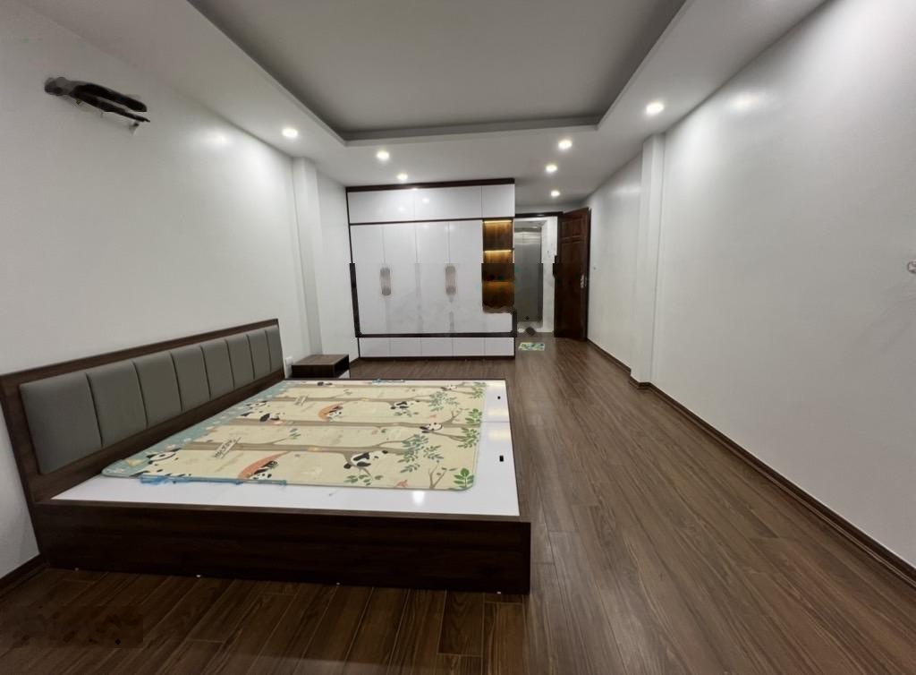 Bán gấp nhà riêng 4PN, 4WC tại Hoàng Mai,chỉ hơn 12,x tỷ, 55m2