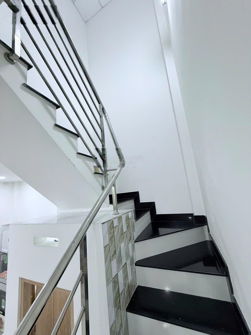 Bán nhà khu hiếm có quận Tân Phú nhà cao ráo, đẹp, giá chỉ 3,65 tỷ