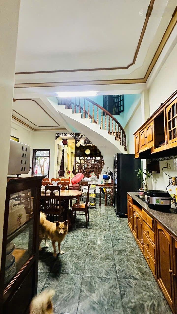 Chủ gửi bán nhà 1 trệt 1 lầu 3PN 2WC mặt tiền Đặng Dung, Phước Long, sổ hồng chính chủ, 90tr/m2