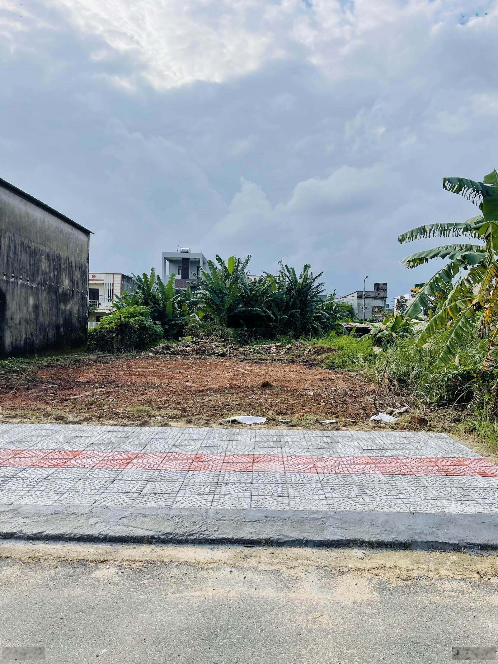 Cần bán gấp 1 lô giá tốt nhất Hoà Xuân