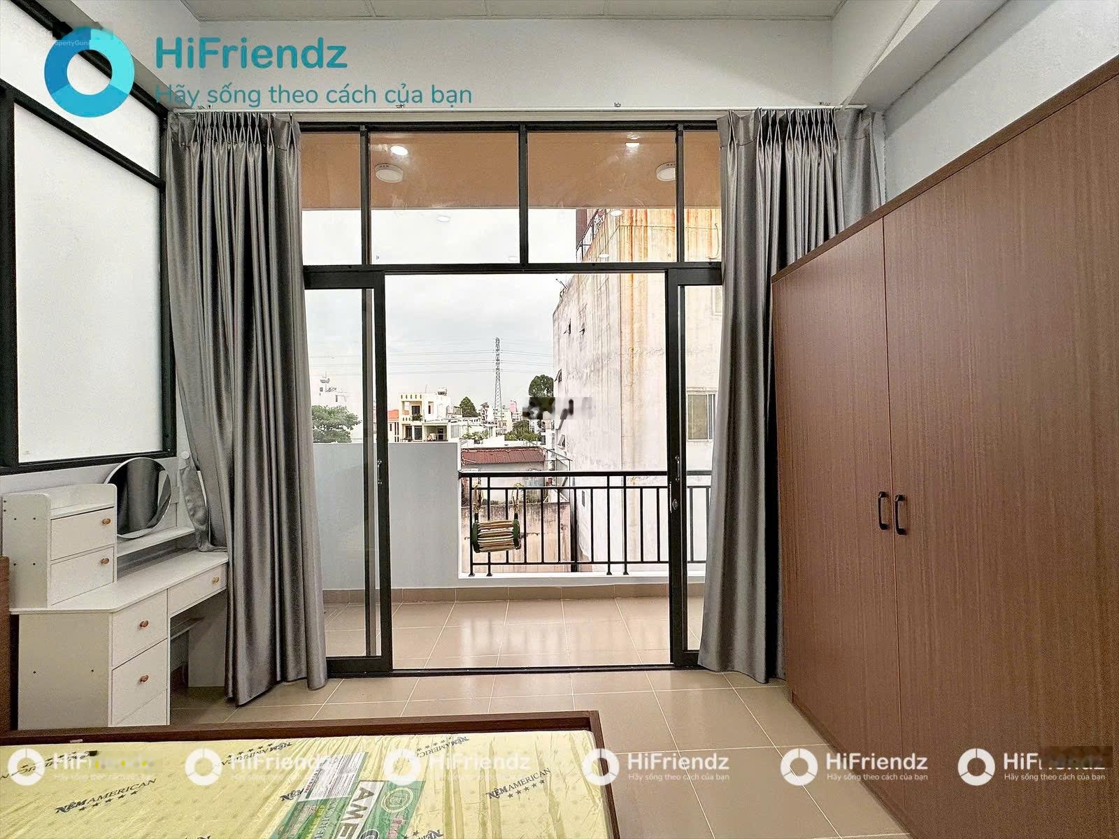 1 Phòng ngủ tách bếp ban công full nội thất gần công viên làng hoa