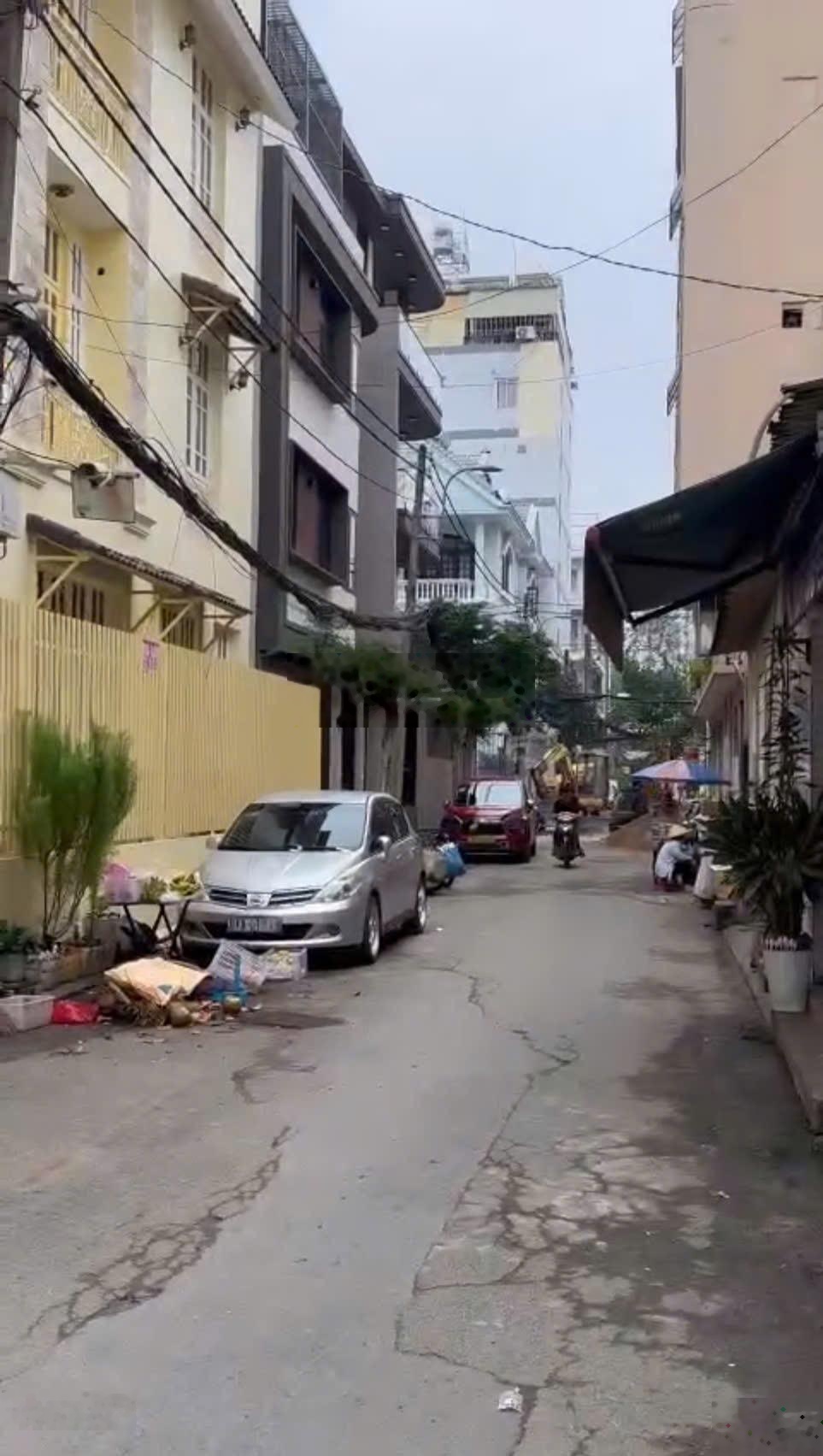 Góc 2 Mặt Tiền Hẻm 8m đường 3 tháng 2 Q10 Ngang 6m Dài 18m 4 Tầng Giá chỉ 26 tỷ gần siêu thị .