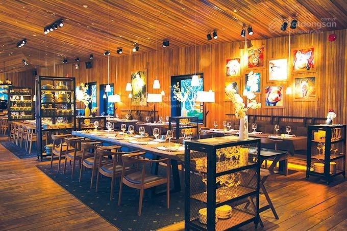 Cho thuê Siêu phẩm MP Nguyễn Văn Cừ,DT cực đẹp 400m,mt 12m,mọi mô hình, vỉa hè rộng LH: 0932288997