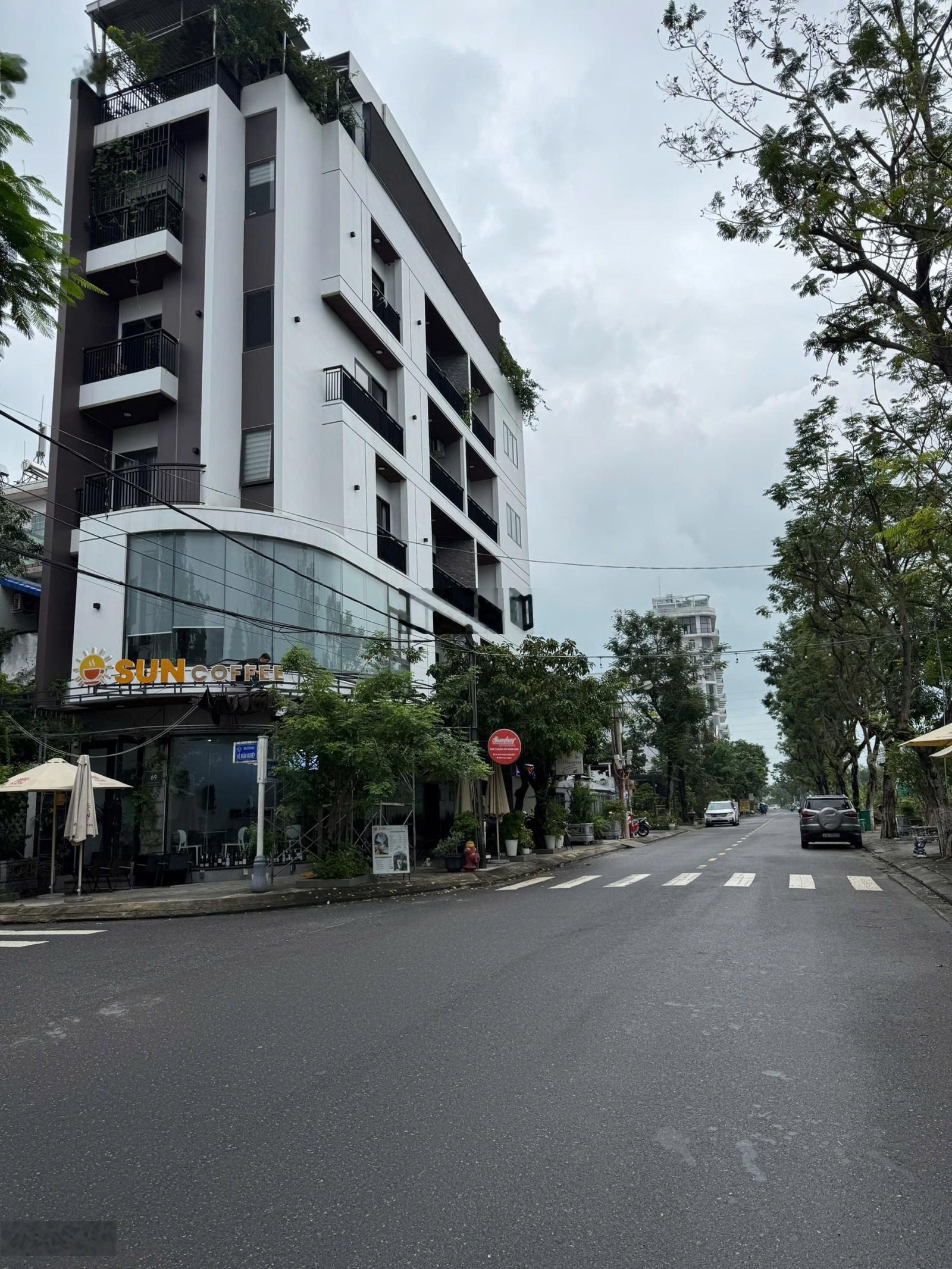 Cần bán 2 lô liền kề mặt tiền số 34 - 36 An Tư Công Chúa khu Mỹ An, đối diện DaNang Downtown