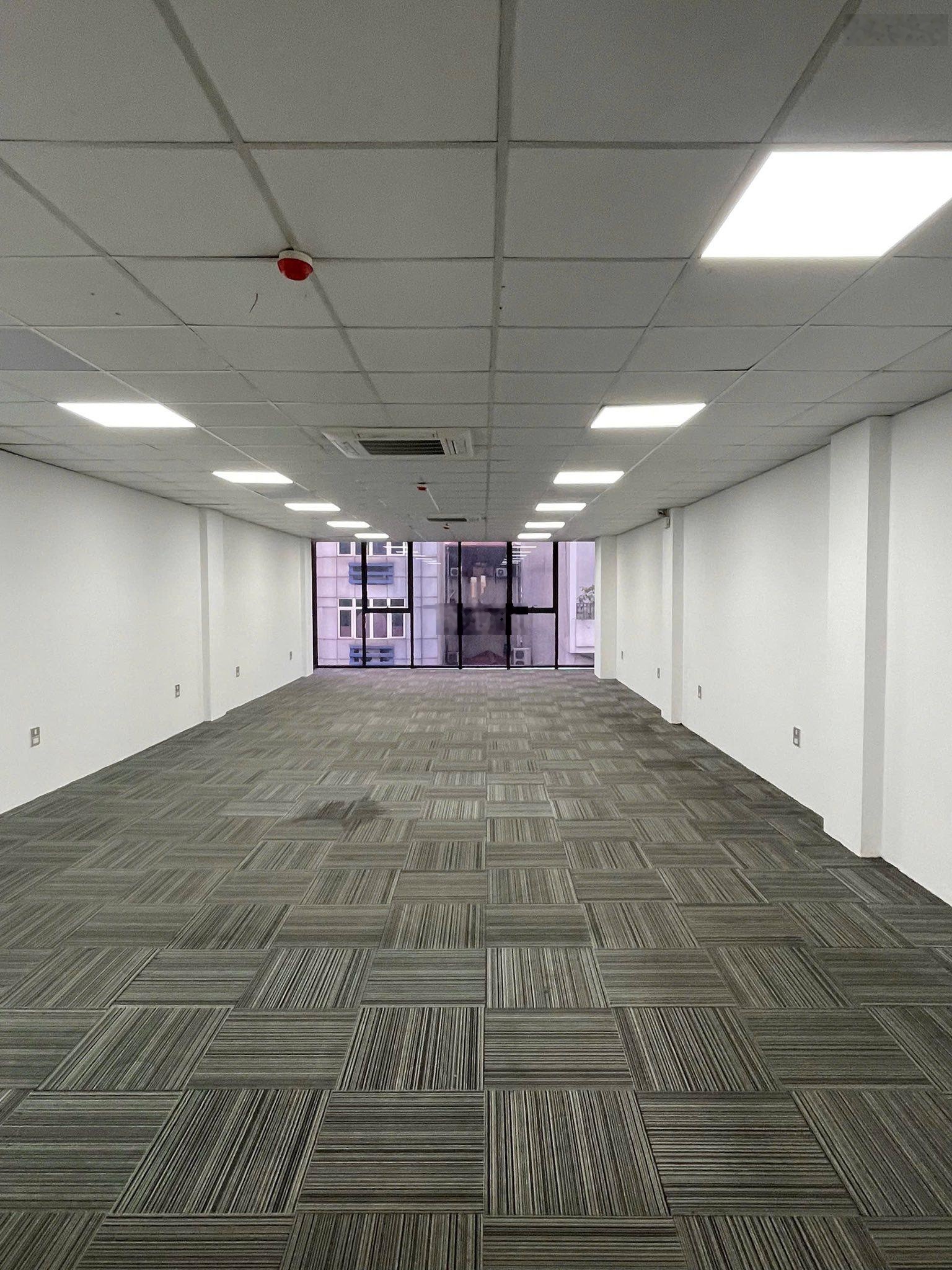 Cho thuê siêu phẩm nhà mặt phố Thái Phiên Q.Hai Bà Trưng, S=60m² x 5 tầng mặt tiền 8m giá 40 Triệu.