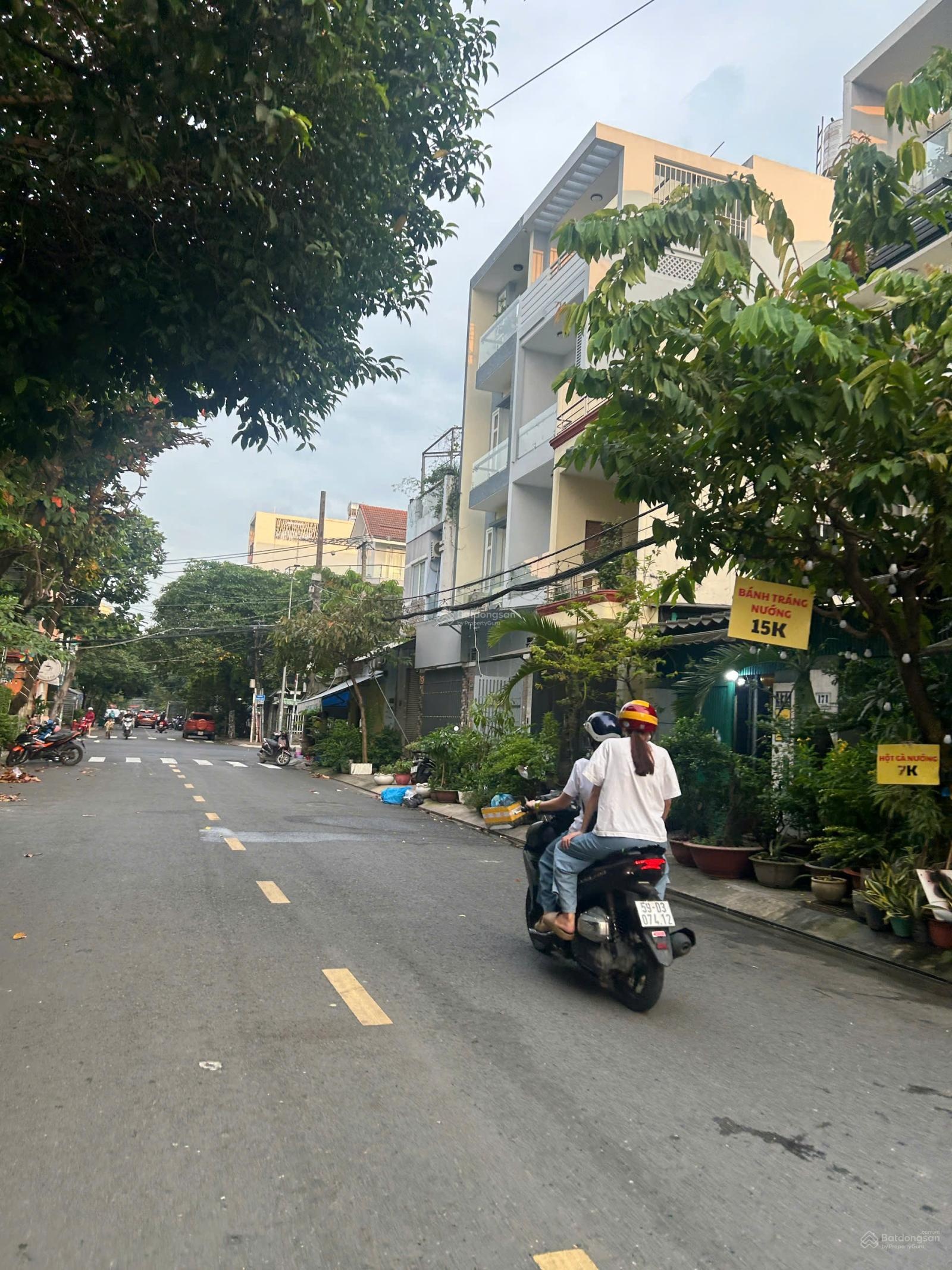 Giá 4 tỷ 8-Mặt tiền 12M Khu Nguyễn Sơn-Lô Gốc -DT 37M-có vỉa hè -phía sau đang cho thuê hơn 10tr/th