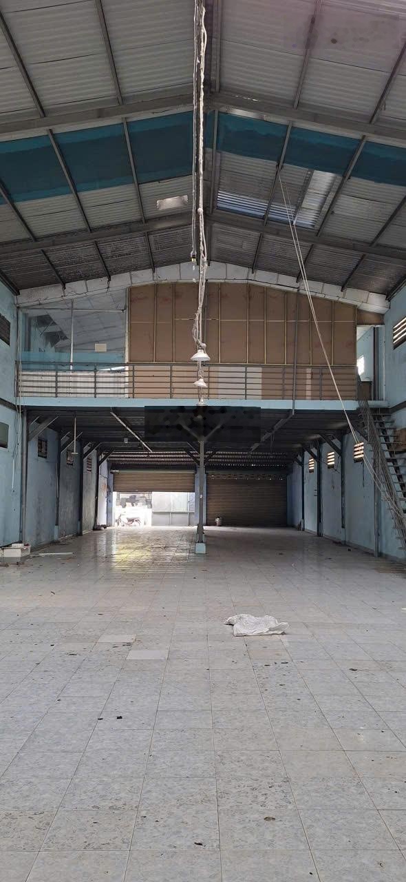 Nhà xưởng cần cho thuê vô ở liền