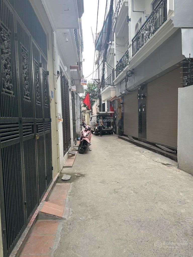 Không ngập nhà mới xây gần phố ngõ nông, Thúy Lĩnh, 35m2. MT 5m