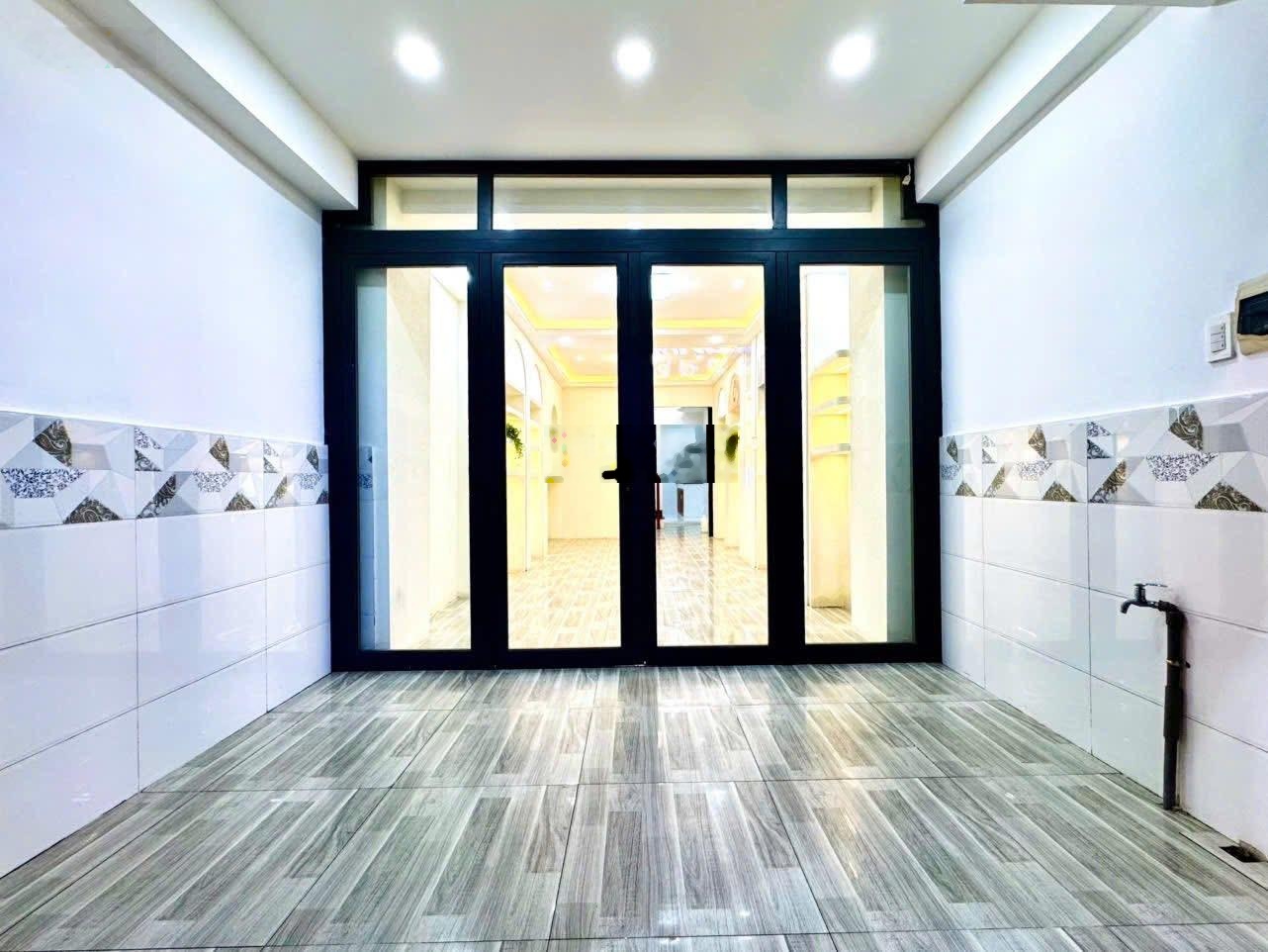 Cần vốn bán nhà Đường Lê Văn Duyệt Bình Thạnh 55m2 Giá 3ty090 lh Quỳnh xem nhà