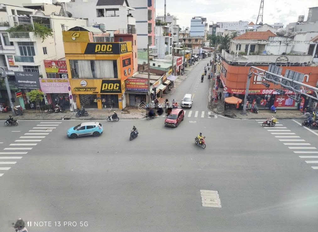 Sale sàn văn phòng rẻ nhất trung tâm Tân Bình chỉ 313.668đ, tiện ích đầy đủ, có phòng GĐ riêng