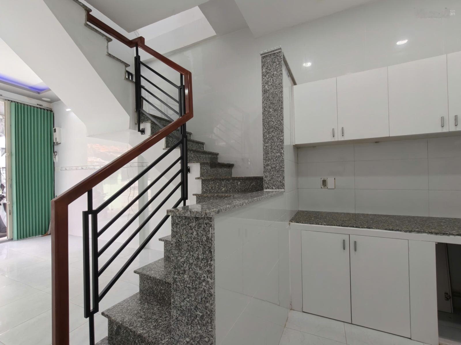 Hàng hiếm trung tâm Nha Trang - chấp mọi cơn mưa - giá cực tốt