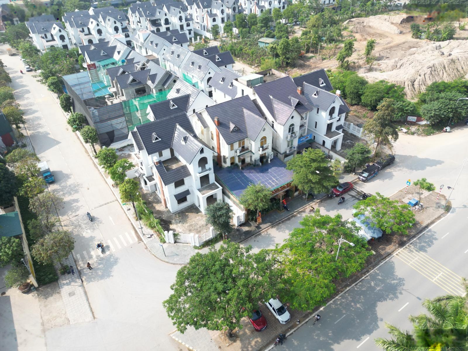 Siêu hiếm, siêu VIP, chính chủ tôi cần bán gấp biệt thự mặt phố Lê Trọng Tấn, 330m2, mặt tiền 13.5m