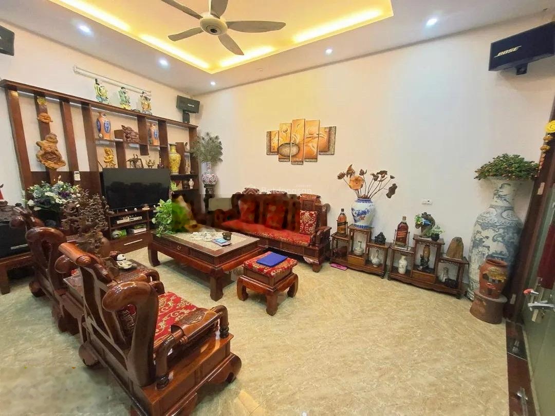 Nhà dân xây lô góc siêu thoáng ngõ thông cách 5m ra phố ô tô đỗ ngày đêm