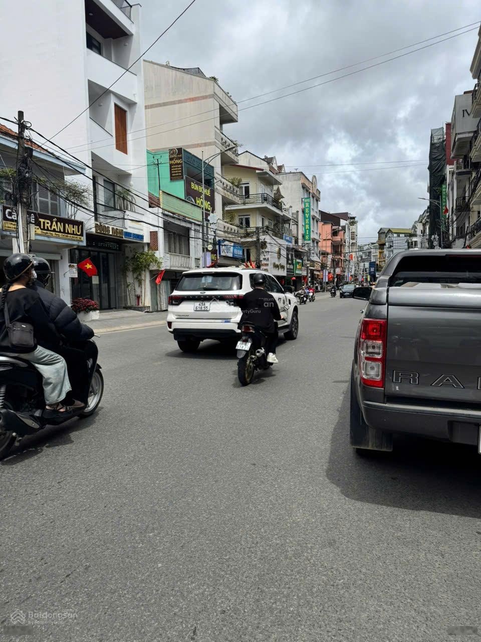 Mặt bằng mặt tiền đường chính Phan Đình Phùng
