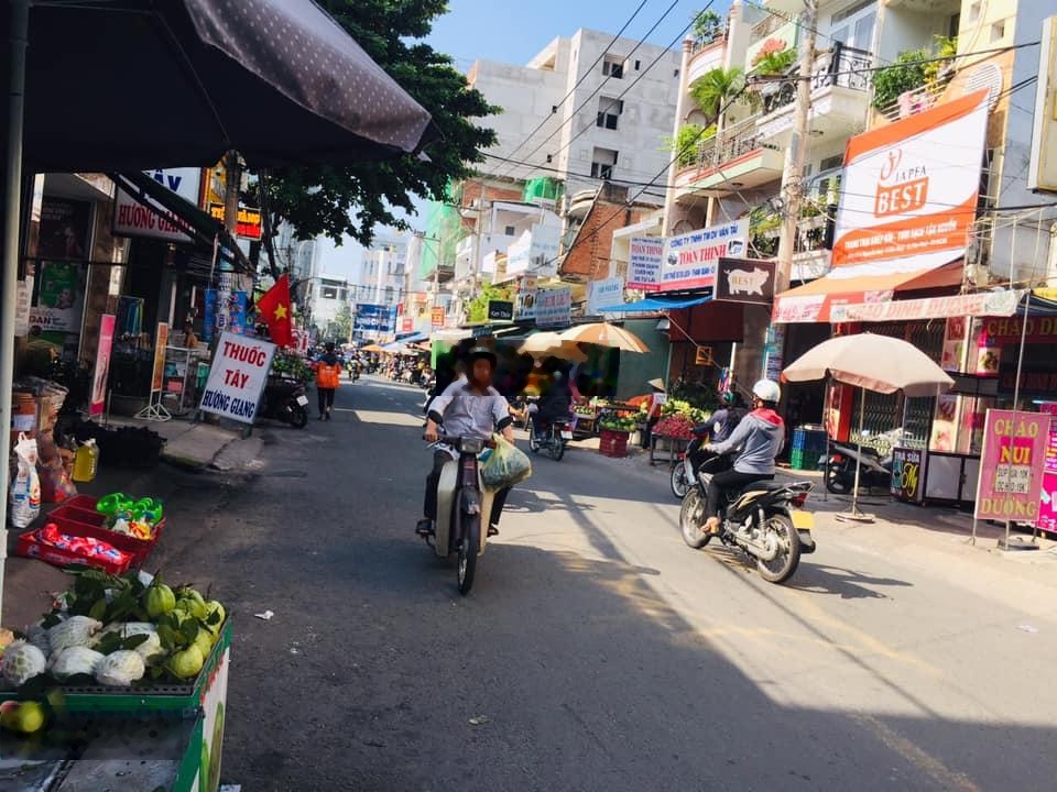 Mặt tiền kinh doanh gần chợ Tân Hương phường Tân Quý DT 4mx18m 1 lầu giá 9 tỷ
